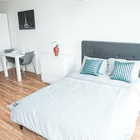 Studio Apartments Free Street Parking Subject To Availability Manchester Extérieur photo