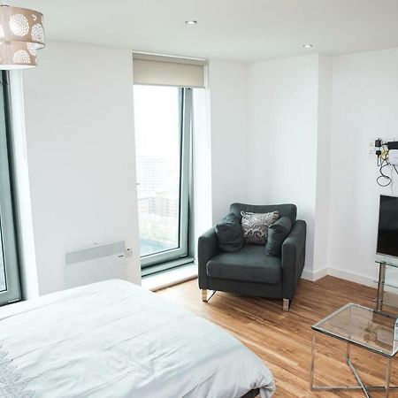 Studio Apartments Free Street Parking Subject To Availability Manchester Extérieur photo