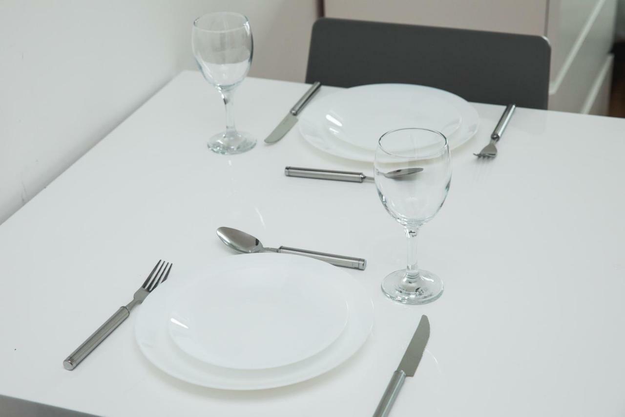Studio Apartments Free Street Parking Subject To Availability Manchester Extérieur photo