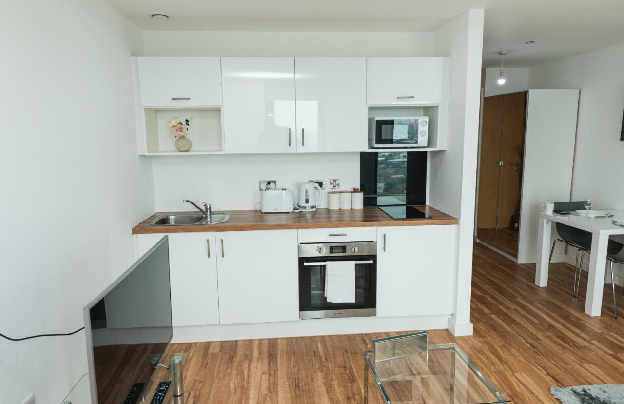 Studio Apartments Free Street Parking Subject To Availability Manchester Extérieur photo